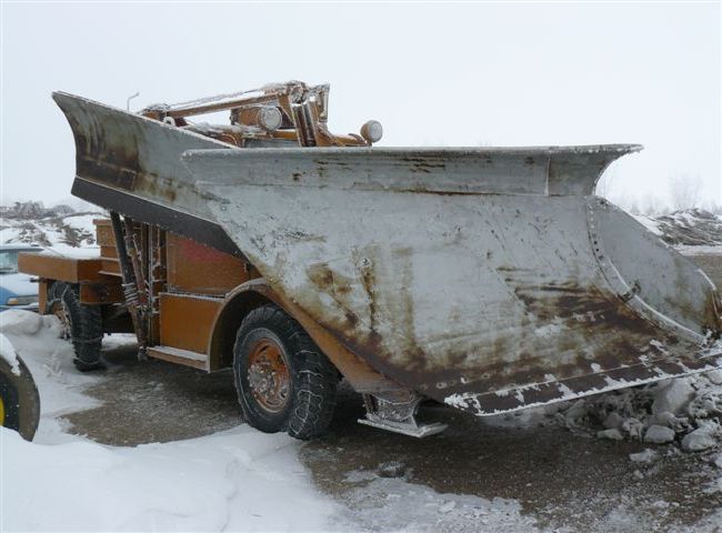 http://www.badgoat.net/Old Snow Plow Equipment/Trucks/Oshkosh Plow Trucks/Town of Wately 1948 Oshkosh/GW650H480-4.jpg